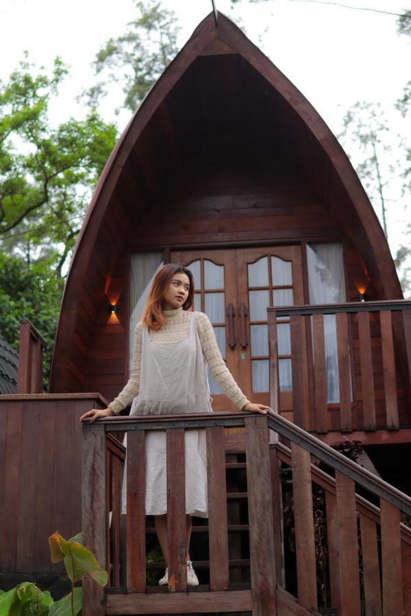 Welirang Forest Pacet Villa Mojokerto Esterno foto
